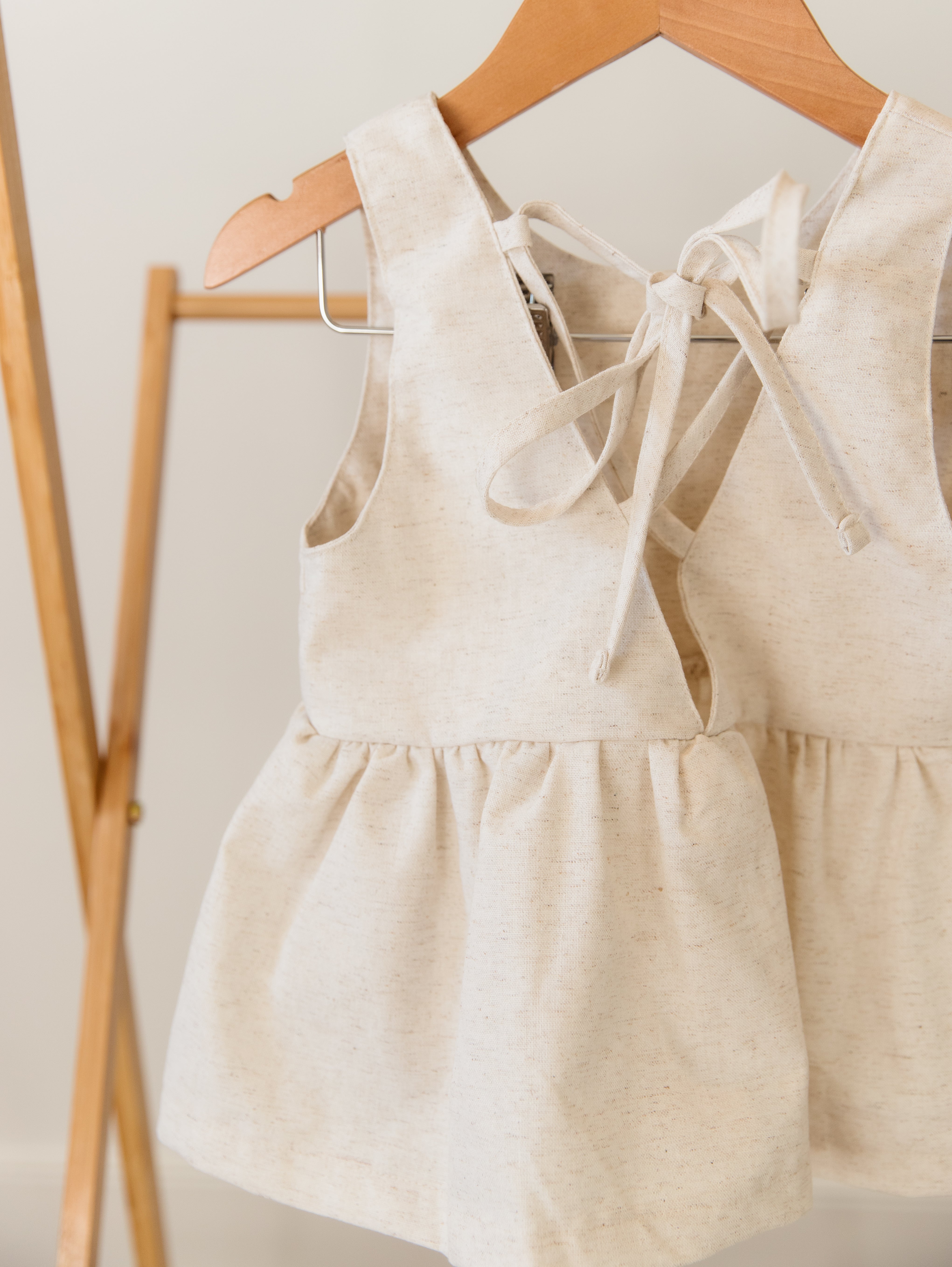 Oat Linen Ruffle Set