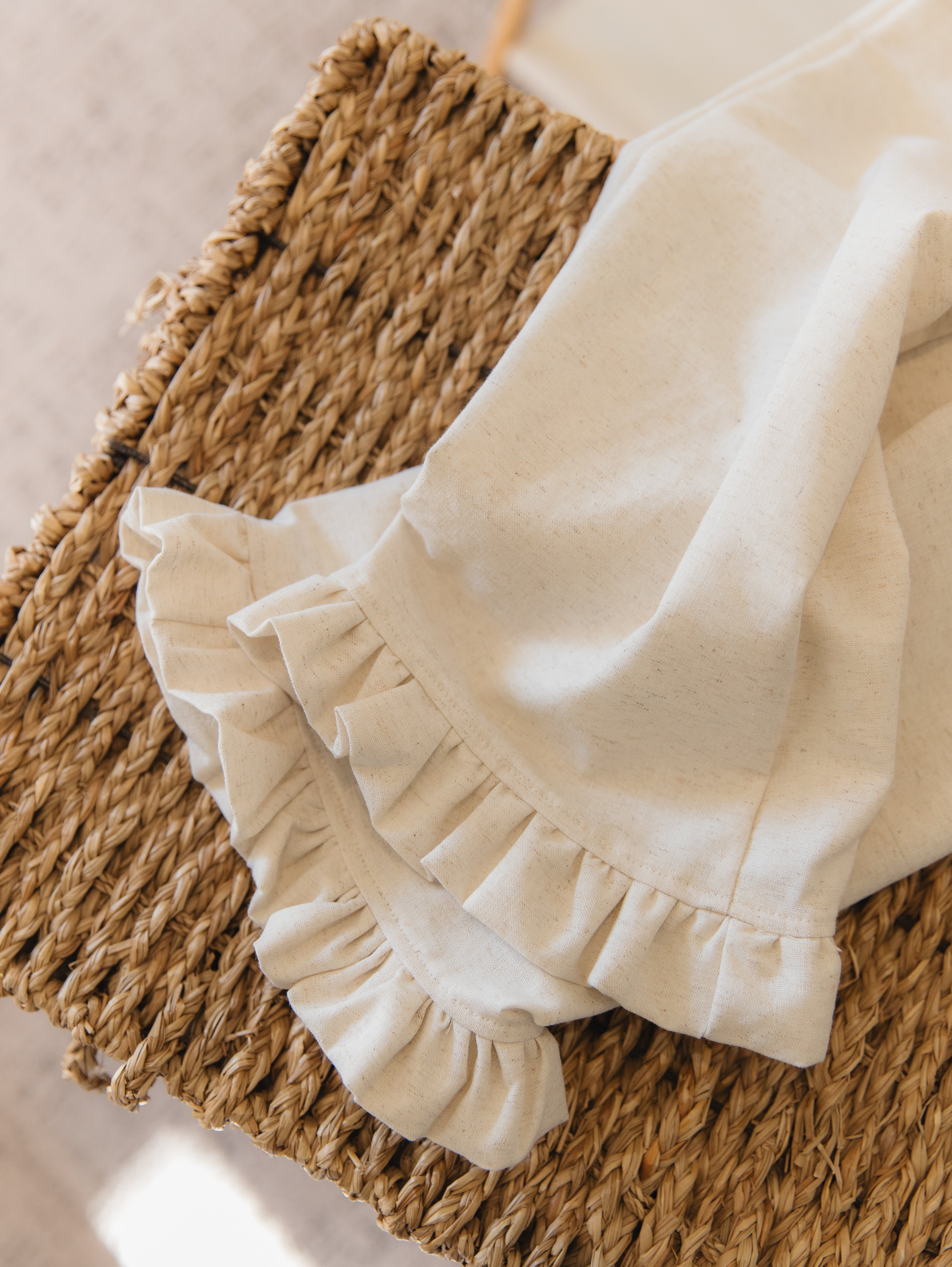 Oat Linen Ruffle Set